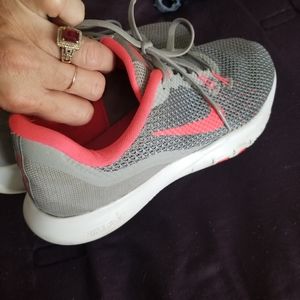 Athletic shoes